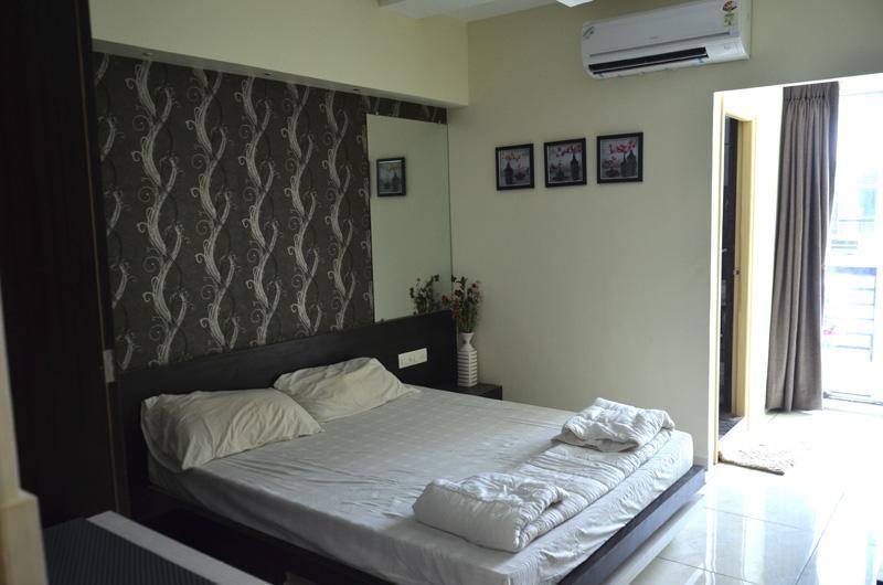 Hotel The Grand Parshwanath Sankeshvar Exterior photo